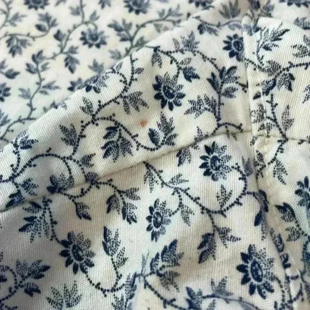 Old Navy White and Navy Floral Print Cotton Short Size 12 - Picture 5 of 5